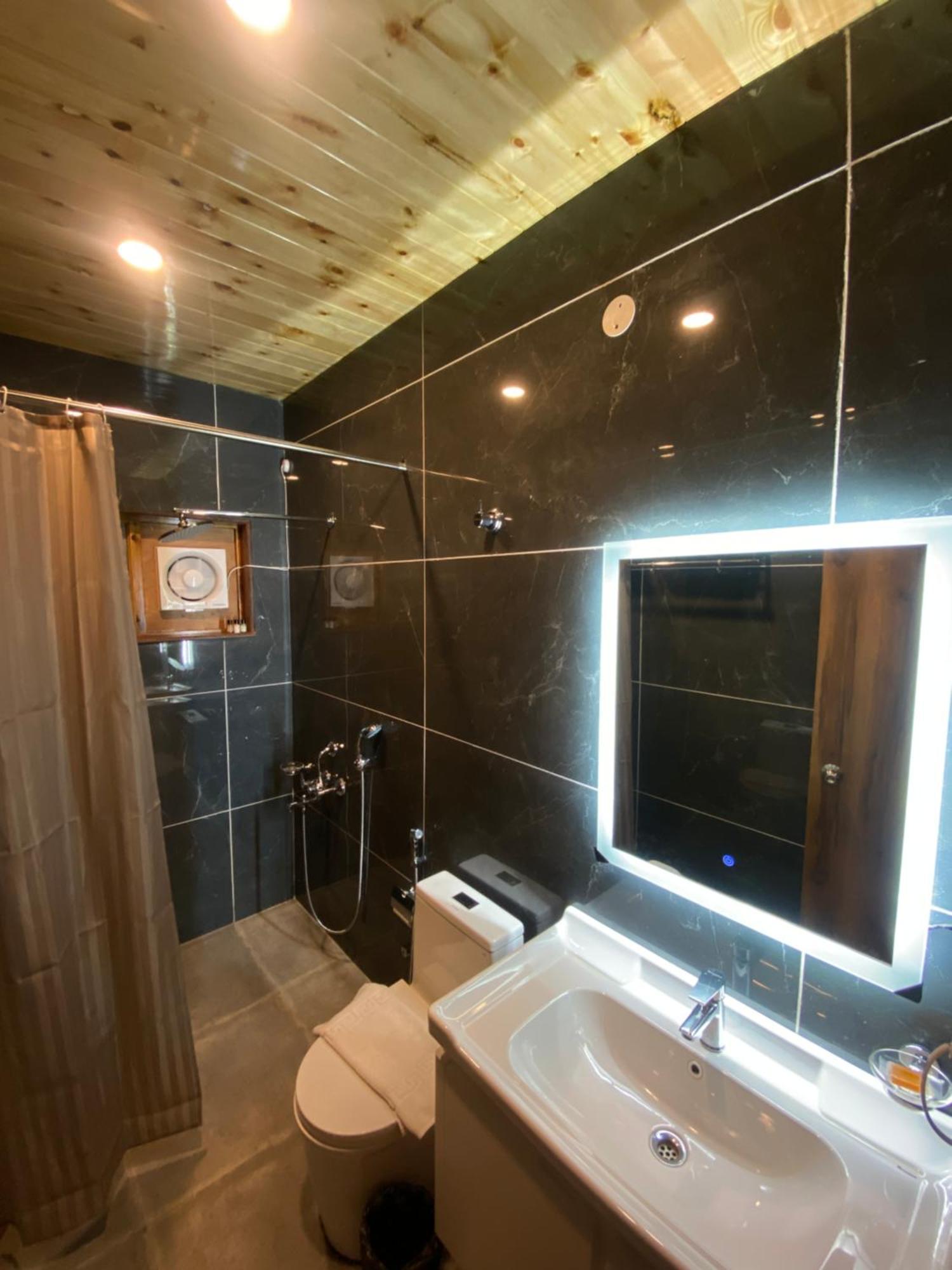 Oakwood Hamlet Resort Шімла Екстер'єр фото